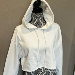 YITTY White Cropped Hoodie Size Medium